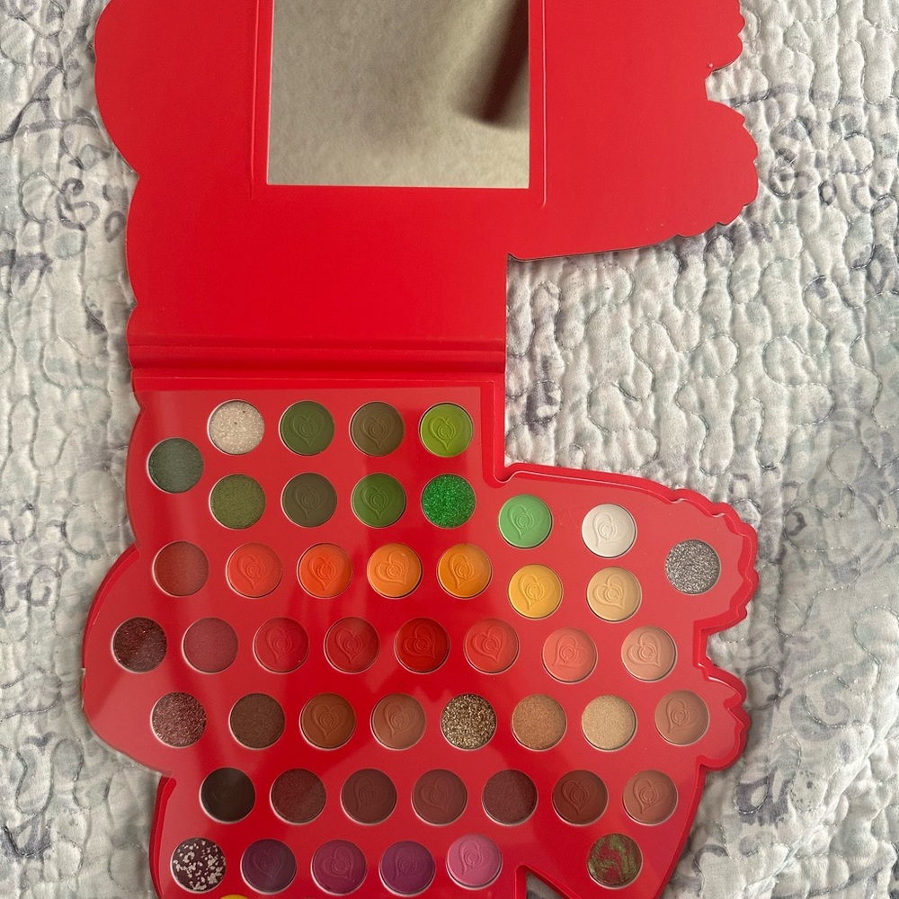 Brand new grinch eyeshadow, palette